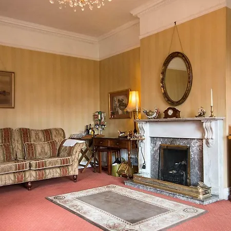 Alojamento de Acomodação e Pequeno-almoço Garrane House